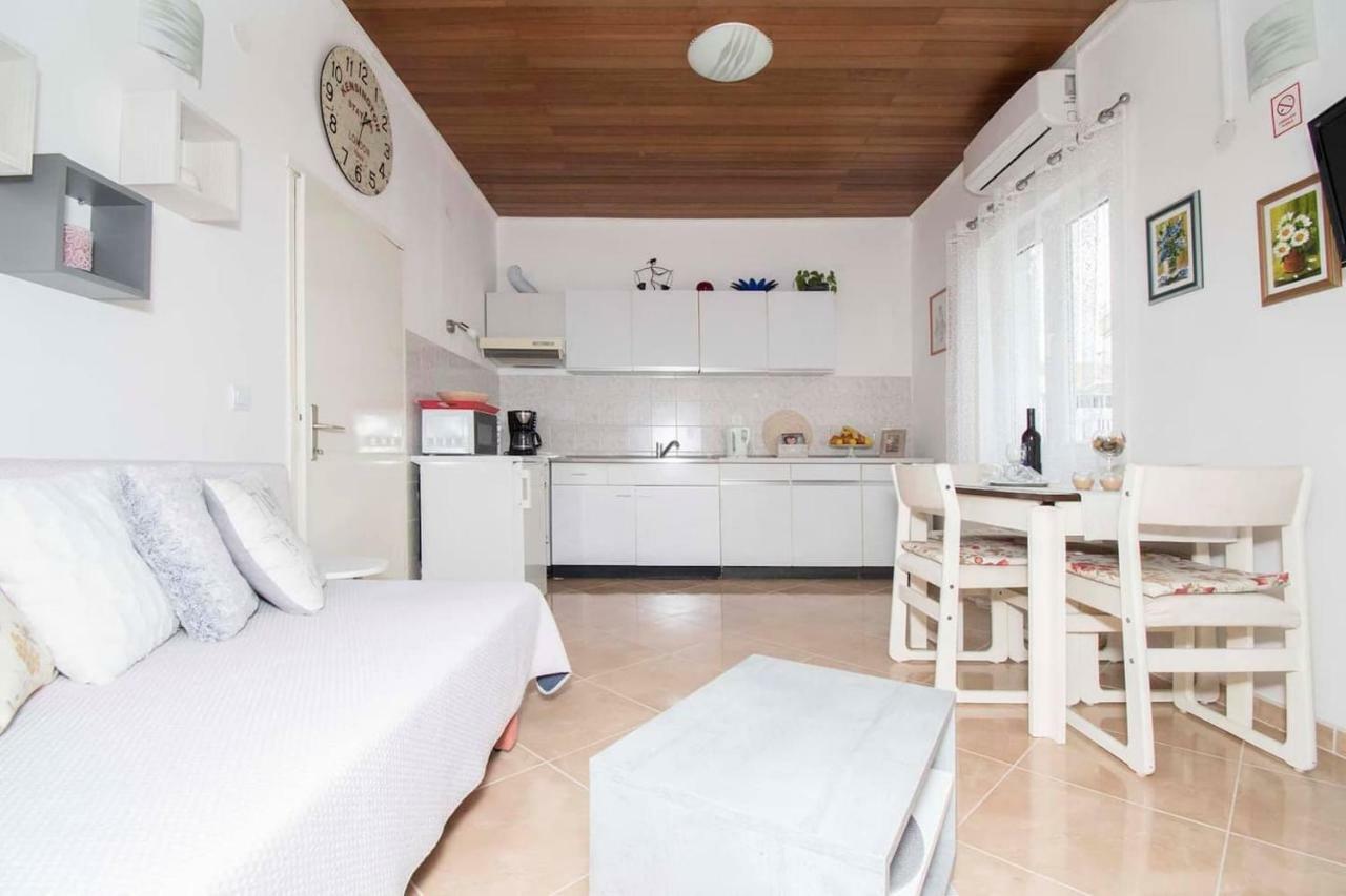 마카르스카 Apartman Miletic 아파트 외부 사진